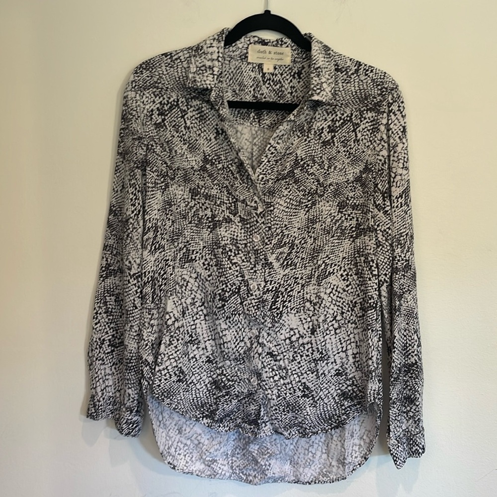 Cloth & Stone Snake Skin Print  putting Down Shirt